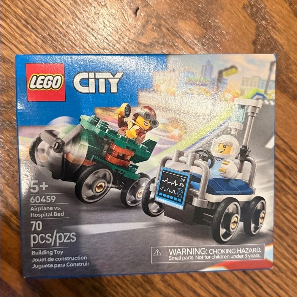LEGO city set 60459 Airplane vs. Hospital Bed Race Car Pack new in sealed box